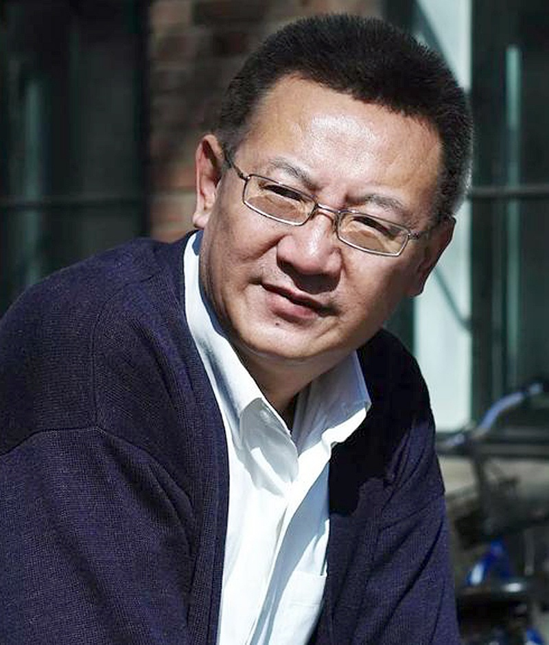 代大权曾做汽车修理工8年,恢复高考后进西安美院,现是清华教授