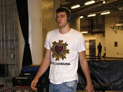 这是祖巴茨哈雷尔区别,快船坐拥联盟第一篮下防守悍将