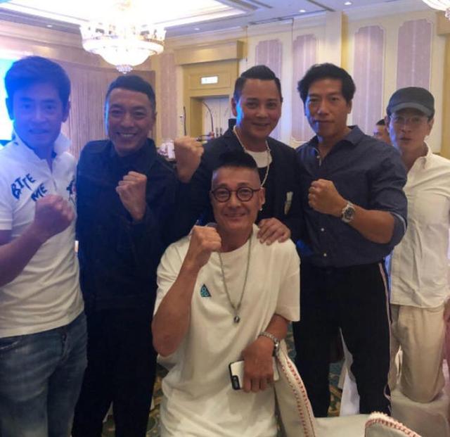 古天乐方中信等男神一起相聚,为"大师兄"林国斌一双儿女庆生