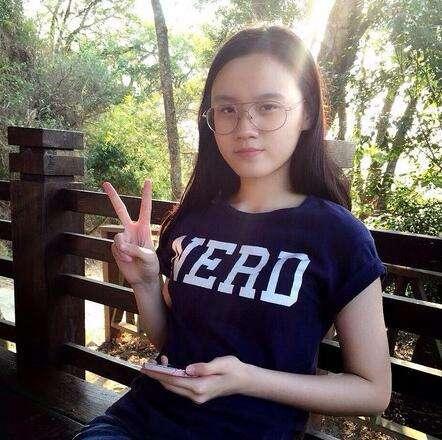 李坤城与小40岁娇妻近照两人低调领证22岁林靖恩显成熟