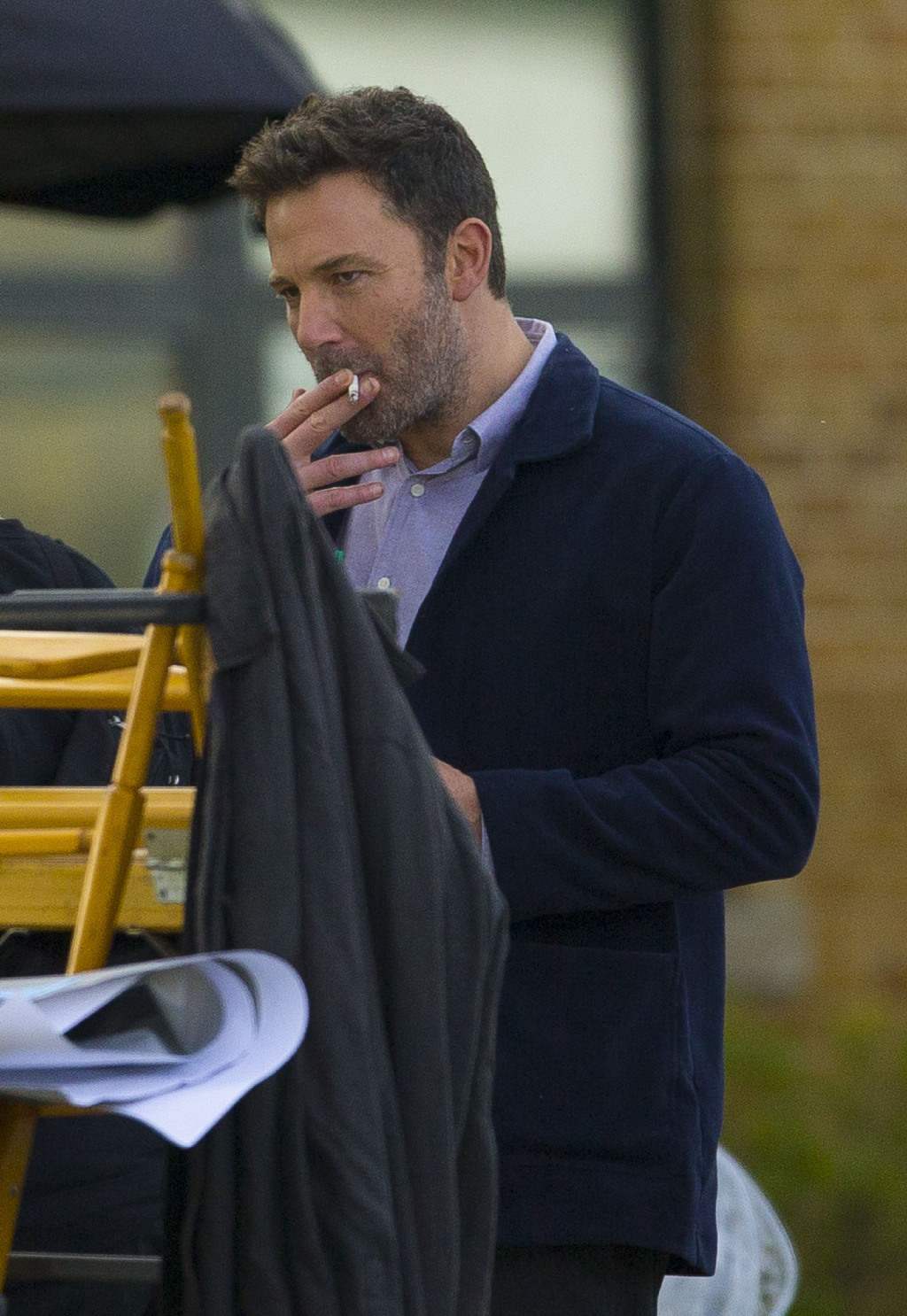 47岁本阿弗莱克新片场照曝光第八代蝙蝠侠身材长胖了好多