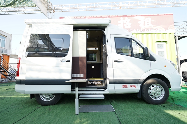 图雅诺汽油版b型房车,17.8万的售价,能否推动又一次风潮?