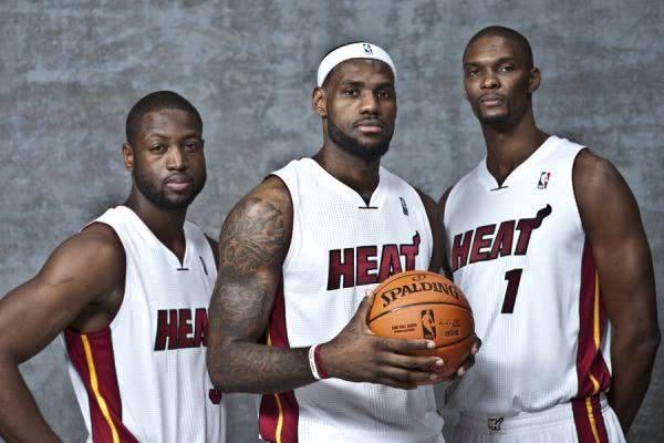 11年总决赛诺天王场均26 9, 那被击溃的热火三巨头什么数据