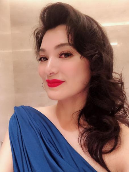 金花婆婆阎青妤与刘晓庆是好闺蜜53岁依旧眉目如画