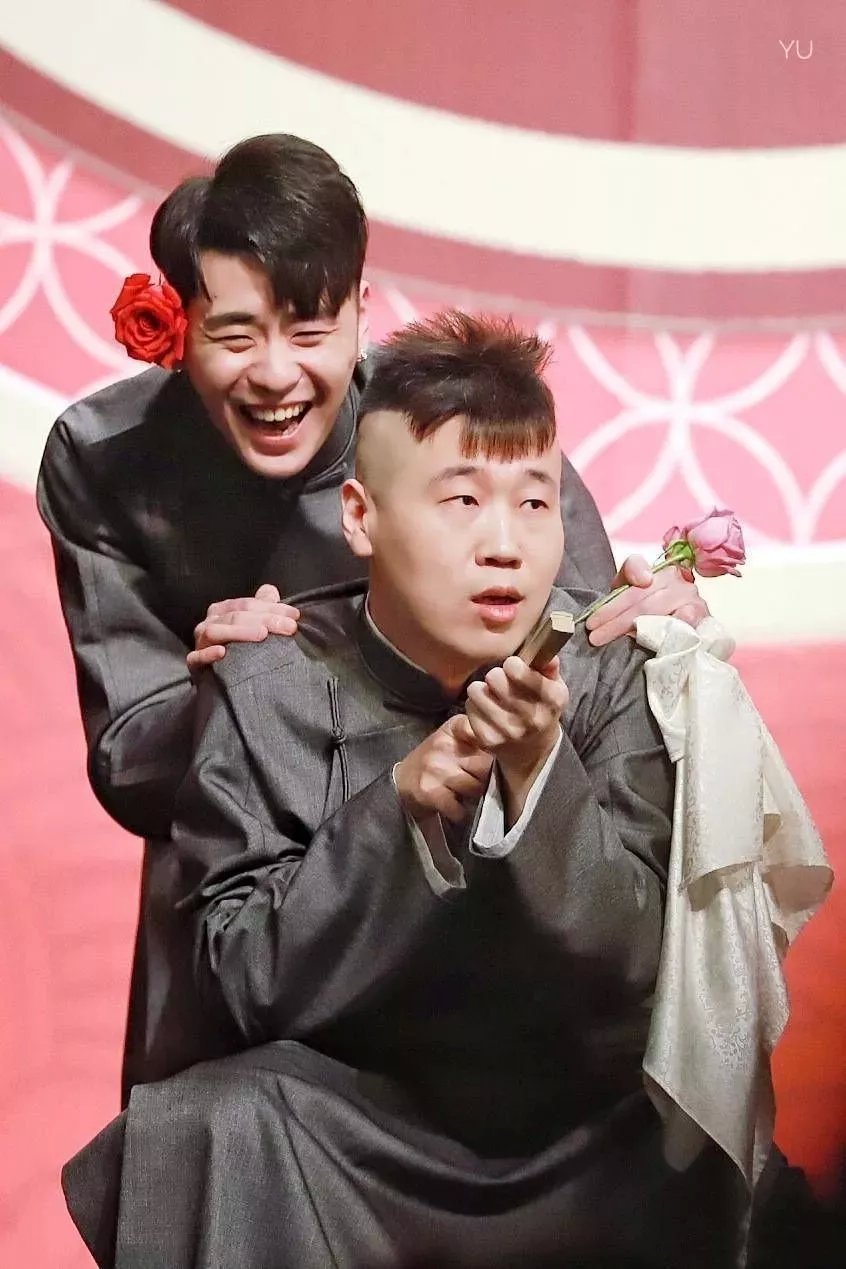 调侃国难,装穷诈捐,骂完观众睡粉丝,德云社你该当何罪!