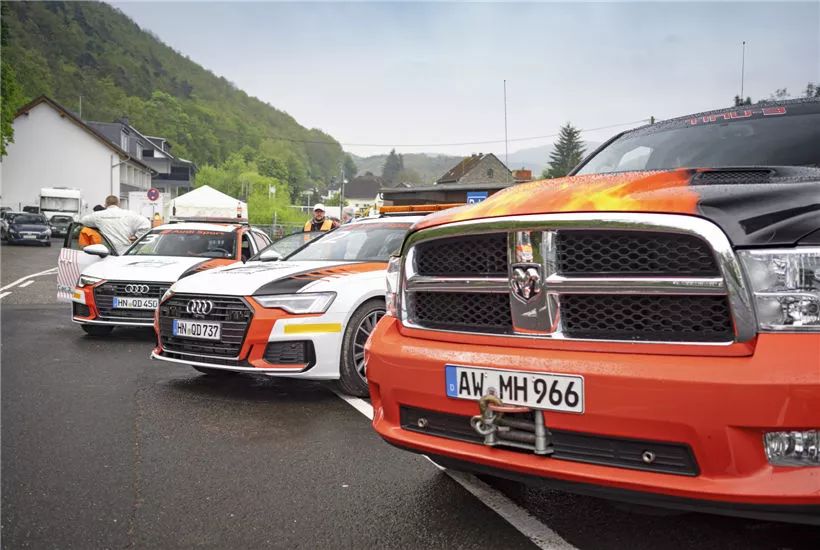 北环赛道的救护车作为急救服务部门,纽博格林属于阿魏勒 drk 地区协会