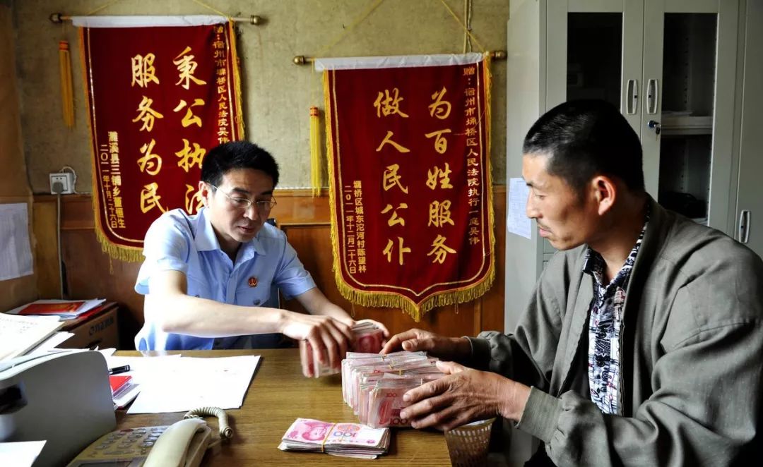 判决生效后,欠钱的一直不还也没有什么财产,两年后案子会失效吗|时效|强制执行|判决_新浪新闻