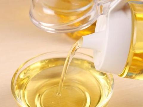 玉米油和葵花籽油到底哪个好 不比不知道 玉米油和葵花籽油到底哪个好 不比不知道