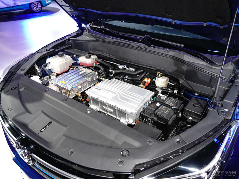 5l发动机,最大功率60kw(82ps);电驱部分搭载的是最大功率120kw(163ps)