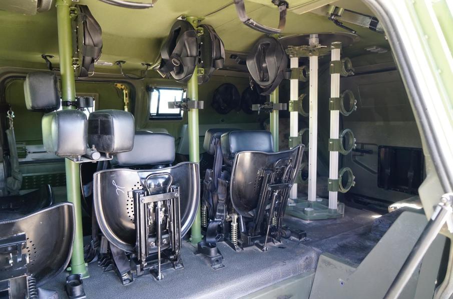 宋楠:从"70阅兵"研判解放军全新一代猛士车族技战术