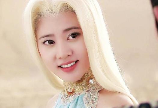 中饰演家庭主妇林品如,抗战剧《新乌龙山剿匪记》的陈凤娇,古装剧