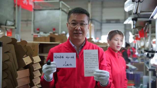 赵明亮出荣耀v30卢伟冰还不快秀出redmik30