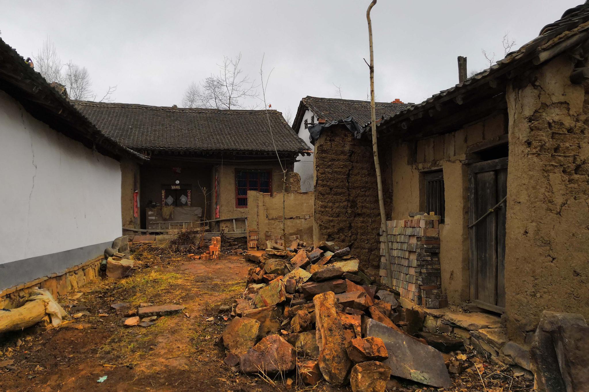 陕西省洛南县农村随拍大多数房子已经荒废村子基本成为无人区