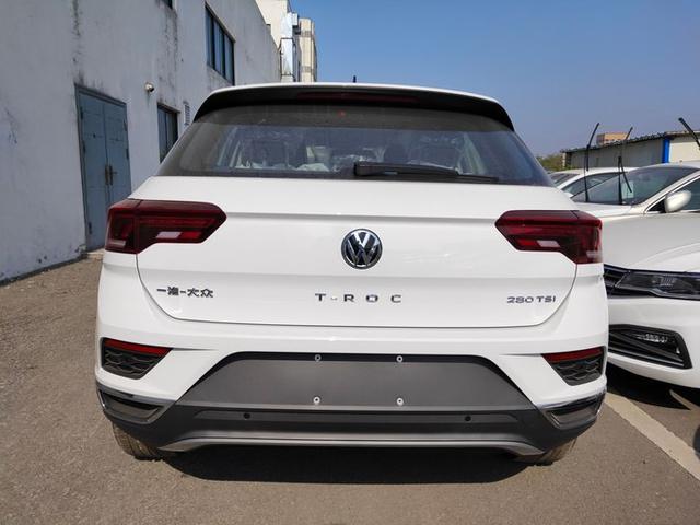 2020款大众探歌抵店,尾部也带字母,配国六动力,上市先降一万多