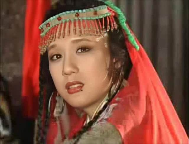 她是《西夏王朝》(贺兰雪)的没藏黑云,是《康熙王朝》的容妃,是刘晓庆