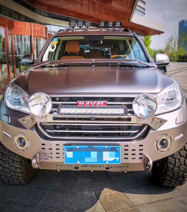 都没有设计好应该怎么改装,就是瞎改,而这位哈弗h9车主很明显就是有