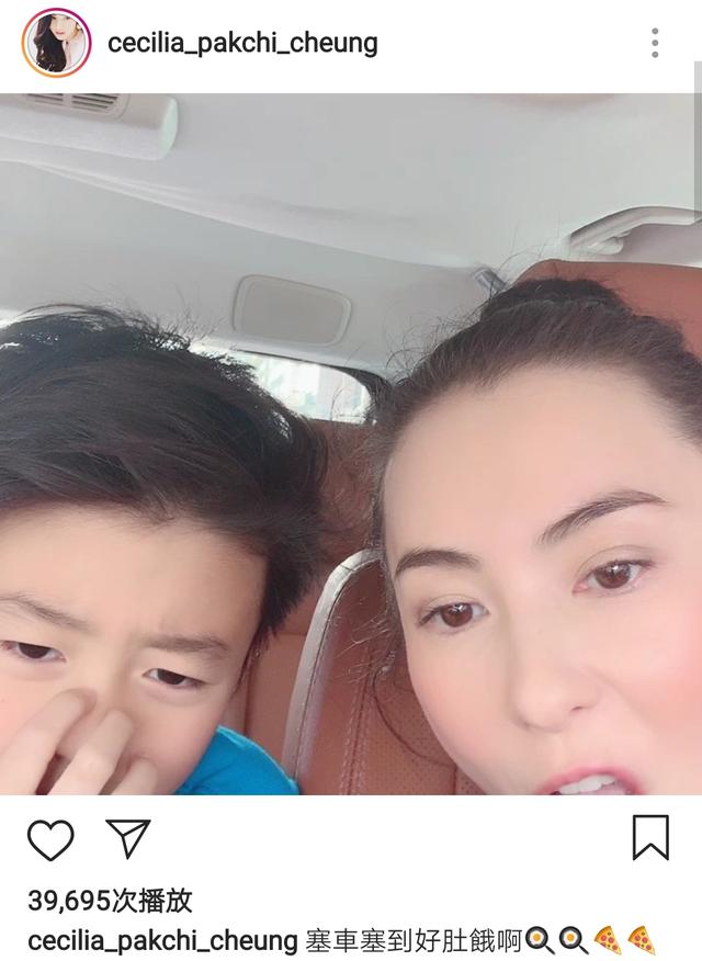 张柏芝带儿子购物看电影,小Q乖巧配合录视频,Lucas一脸不悦