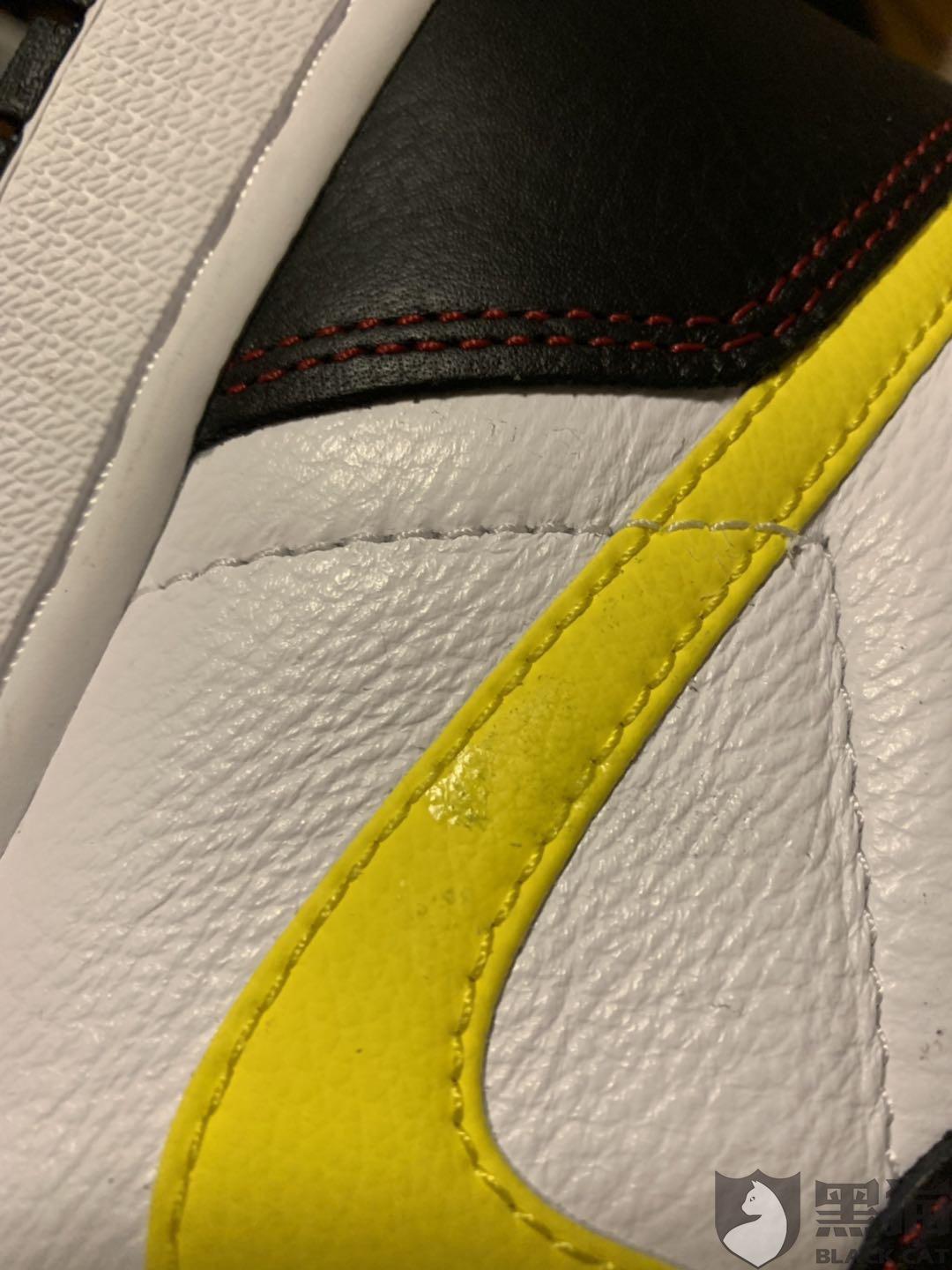 黑猫投诉:球鞋上有明显胶印污渍 情况严重影响日常穿着