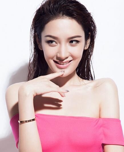 长相甜美,气质优雅,她被不少网友亲切地称为"气质女神"|杜拉拉之