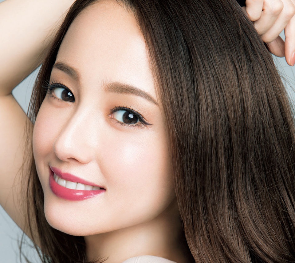 日本国民女神持有合成毒品被警方逮捕,曾因黑脸导致事业跌入谷底