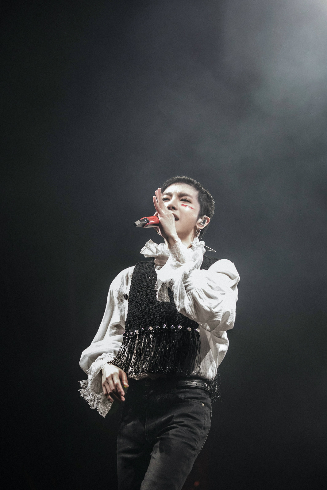 "2019华晨宇火星演唱会"海口高燃开唱 超强人气引爆四面台