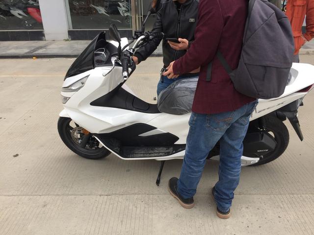 摩旅见闻：成都第一台“史上最贵摩托车”到店，你会为情怀买单吗