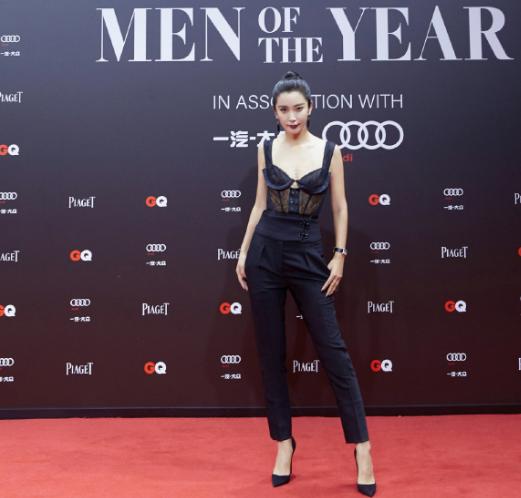 李冰冰厉害了脚踩恨天高和地面几乎成45度角她还能站稳显气场