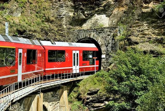 全球最深隧道:151公里耗时17年,火车1小时都无法驶出