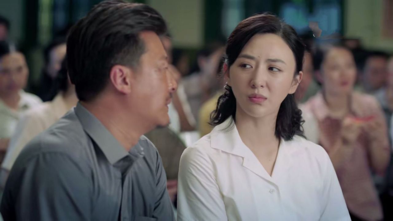 奔腾年代:真爱无言,金灿烂救回廖一梅,周铁锤一个牵手令人泪目