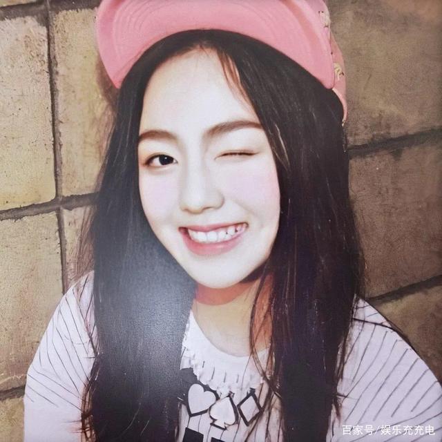 经历相似初次出现在人们面前的金圣京,是作为艺名为lami的身份,因参加