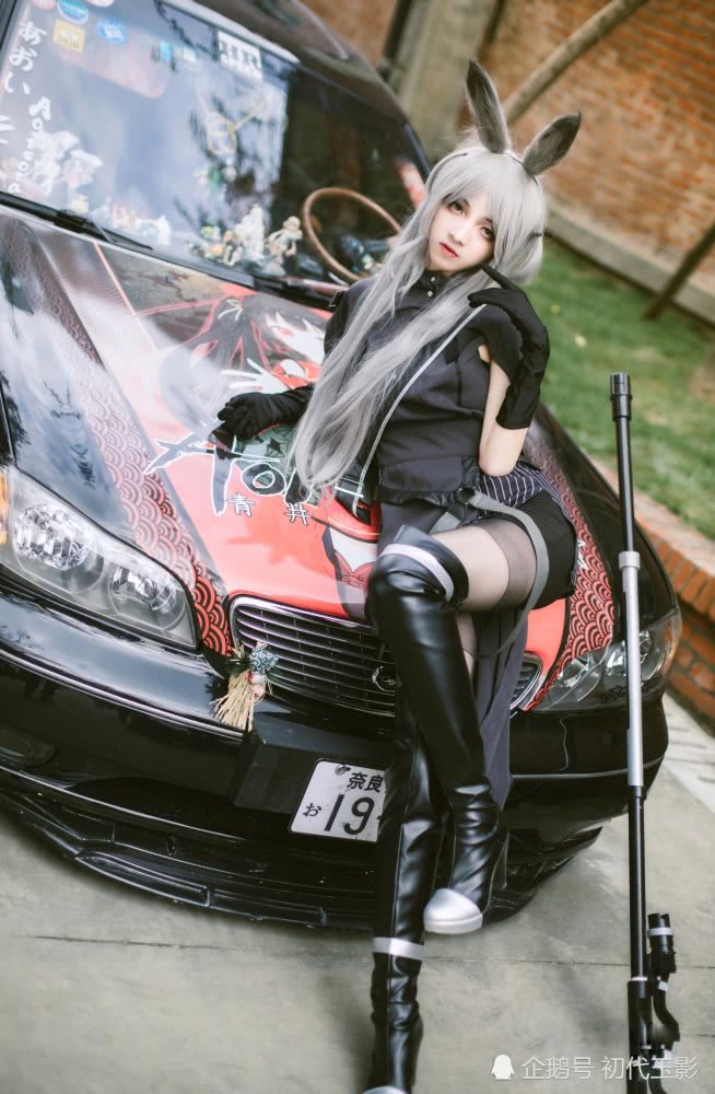 明日方舟cosplay车女郎暴行:博士!请问这里有什么需要吗