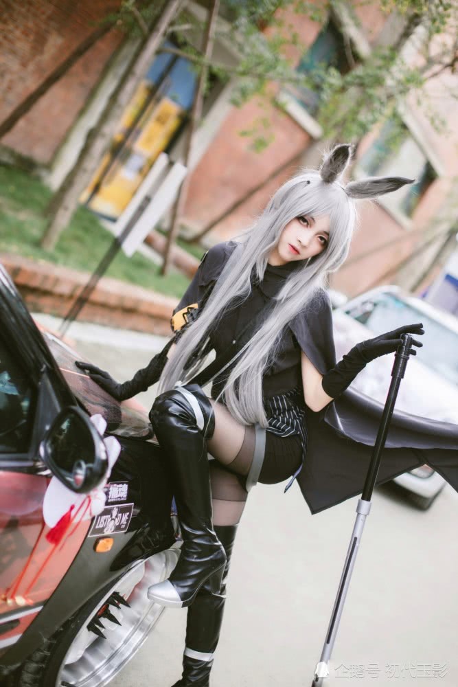 明日方舟cosplay车女郎暴行:博士!请问这里有什么需要吗