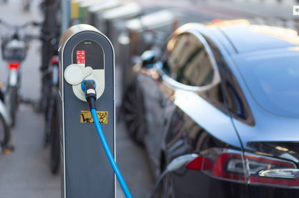 依靠补贴求销量的新能源汽车，面临降补，消费者还会捧场吗？