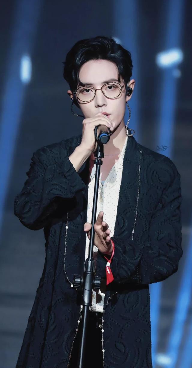 金丝眼镜杀:权志龙巨星回归太耀眼,易烊千玺,肖战又苏又撩