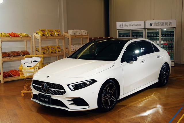 奔驰最小轿车a180/a200 登台亮相__财经头条