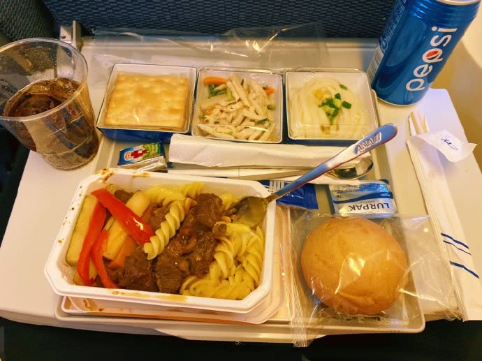 全球最好吃的全日空飞机餐算什么,川航飞机餐才是挑战人类底线!