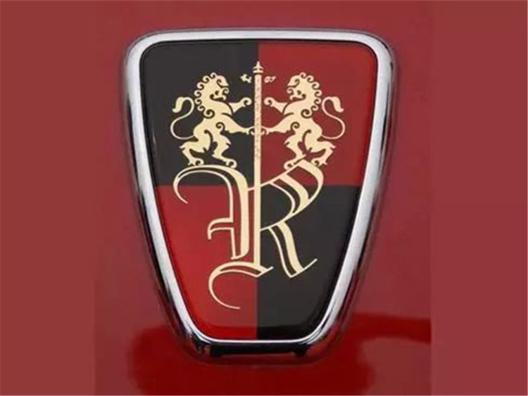 这个车标非常的简洁干练,再加上它红色的配色更是让它充满了辨识度,而