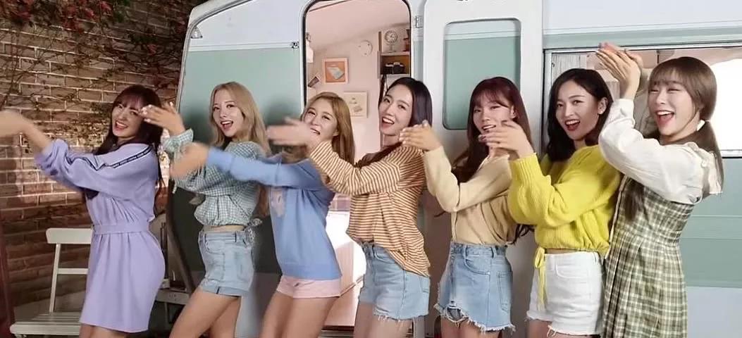 宇宙少女合体孟美岐吴宣仪程潇回归孟美岐c位程潇背景板