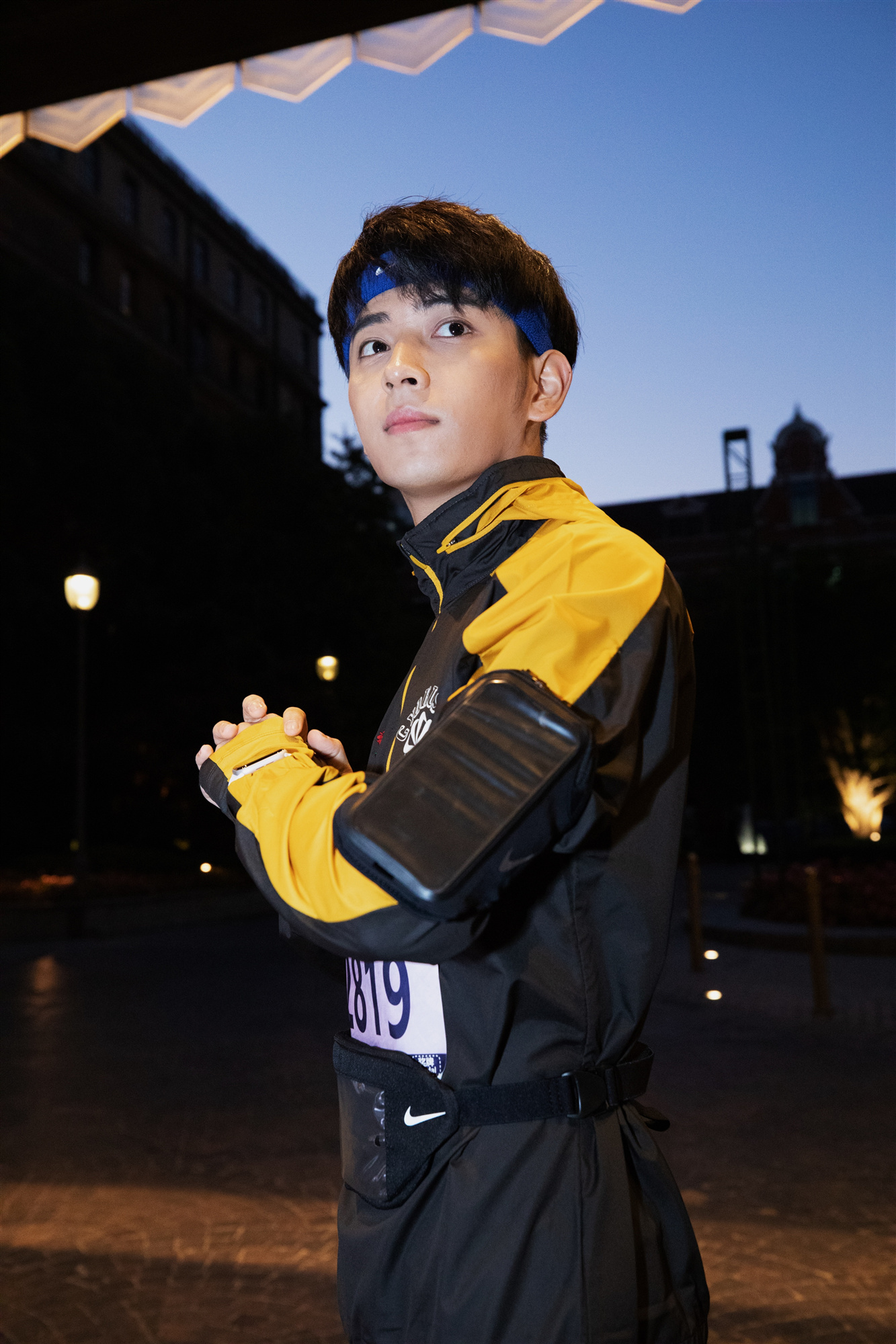 热力开跑传递阳光正能量前不久,陈若轩也在综艺《演员请就位》中大获