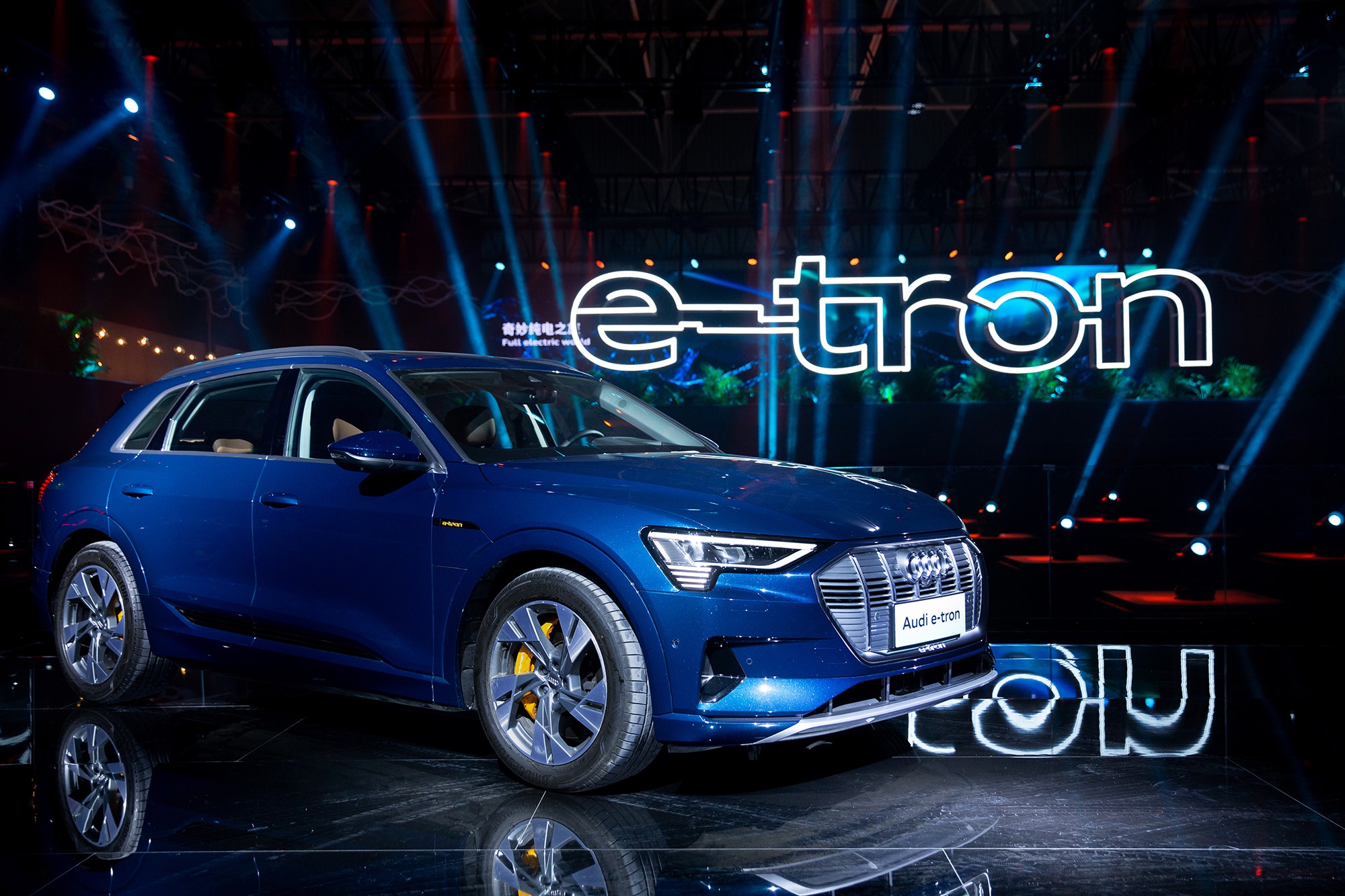 69.28万起，续航470公里，奥迪e-tron是能威胁特斯拉的豪华SUV