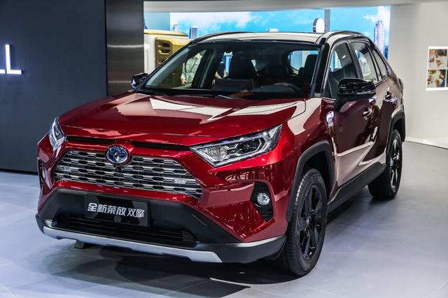 不差钱的情况，全新的RAV4，2.0L和2.5L双擎应该怎么选？