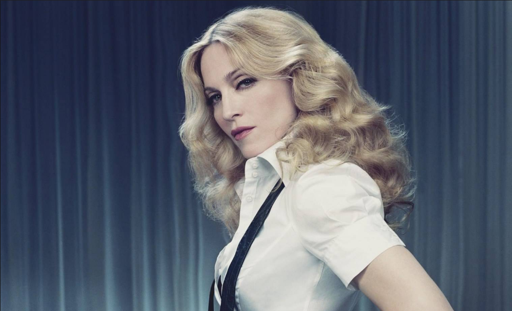 61岁麦当娜出格无下限,自曝独家疗伤秘诀,"饮尿化瘀"太狗血