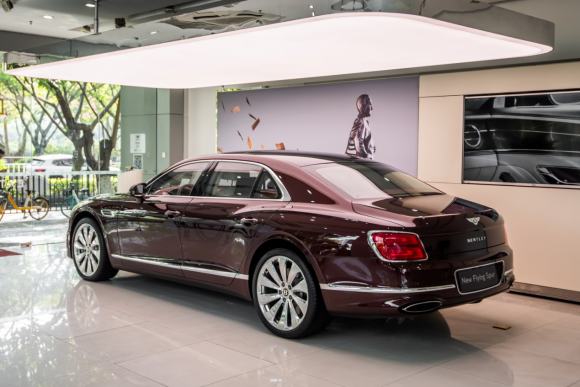 厦门宾利全新飞驰w12首秀鹭岛