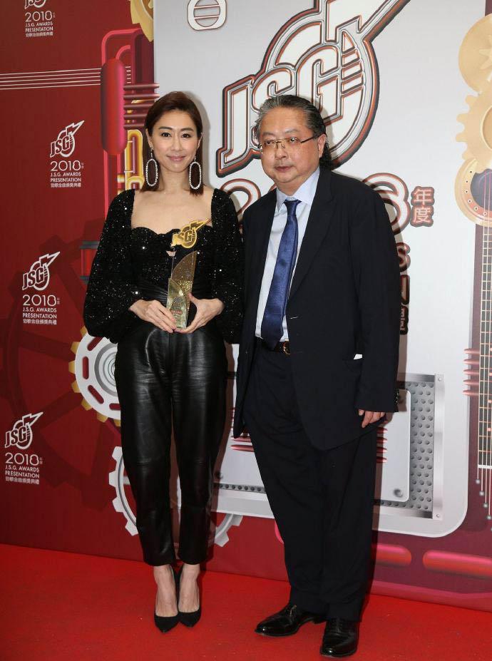 胡定欣出席台庆地位大不如前疑与tvb续约成功何时拍戏成焦点
