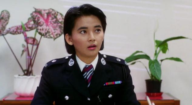 《福星高照》,这部电影由洪金宝执导,她在其中饰演女警"霸王花"