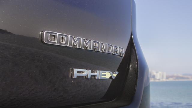 谁都有第一次“触电”的时候，试驾全新 Jeep指挥官PHEV