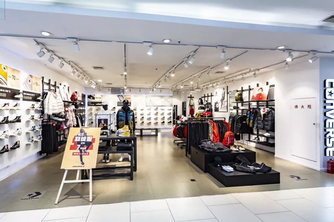 丹尼斯星耀22周年丹尼斯百货花园店明示专柜国际运动品牌餐饮全场低至