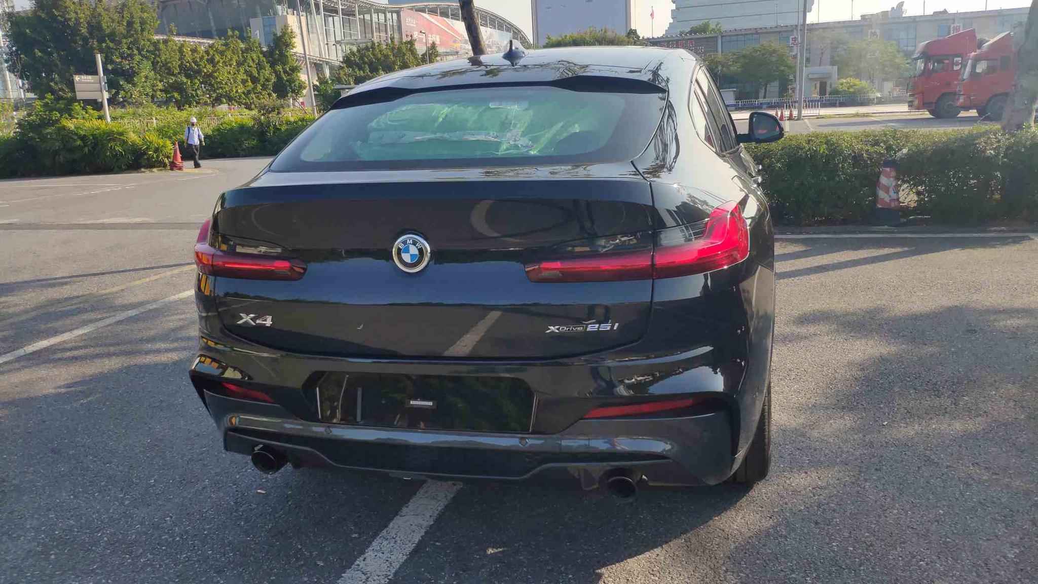 2019年广州车展探馆:宝马x4黑骑士限量版实车