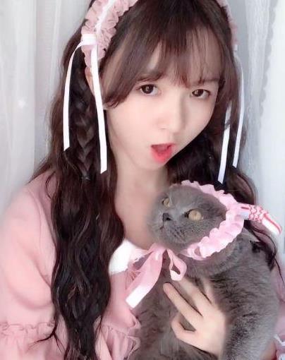 抖音最美"安琪拉"火了,当看到正脸后,网友:不服来战