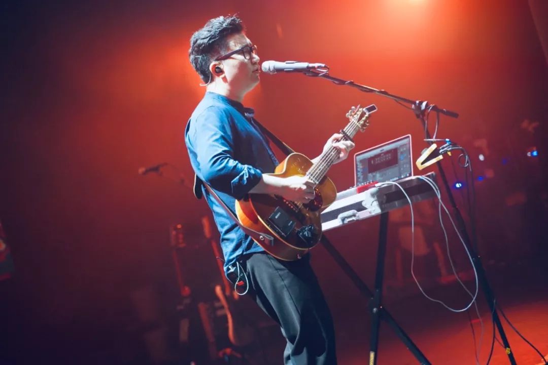 唱火《童话镇》的"走歌人"暗杠:行走千里,何处不相逢